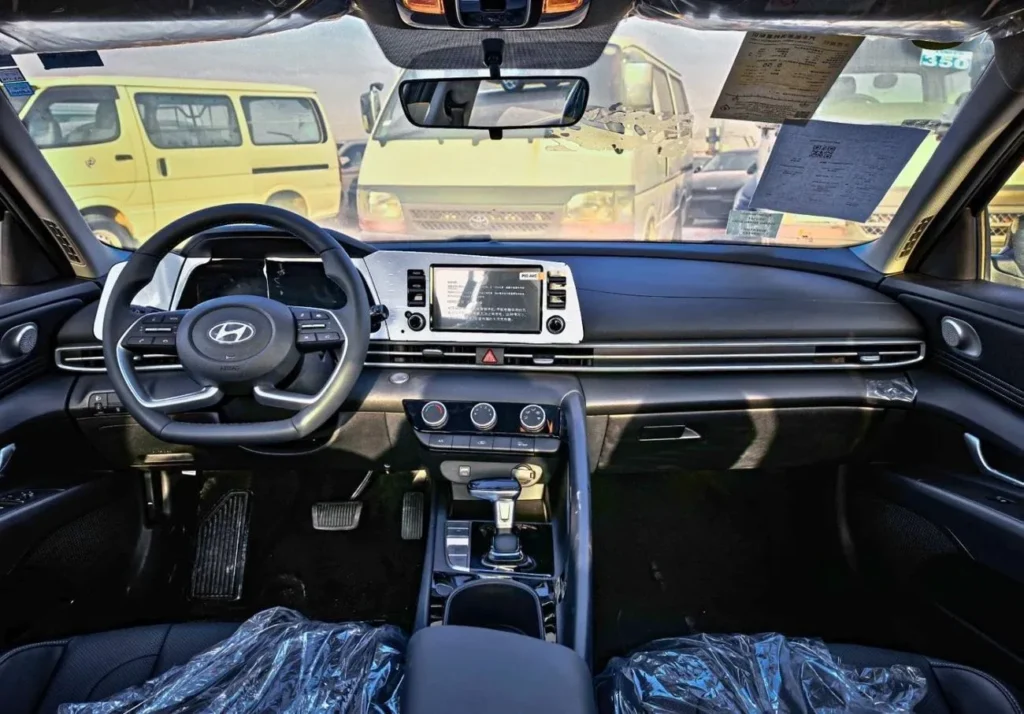 هیوندای الانترا 1.5L فول آپشن 2025 مشکی