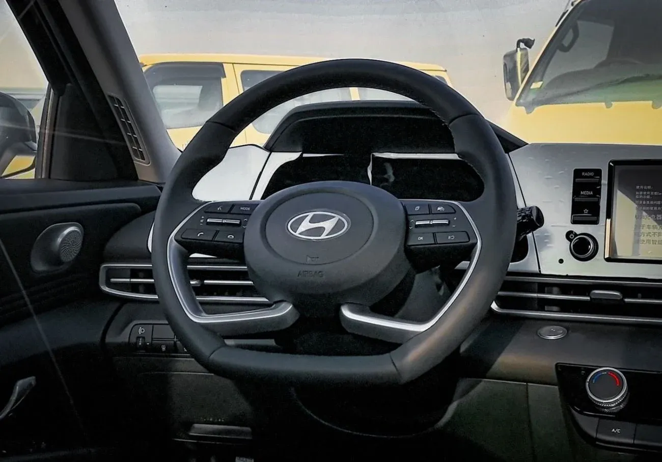 هیوندای الانترا 1.5L فول آپشن 2025 مشکی