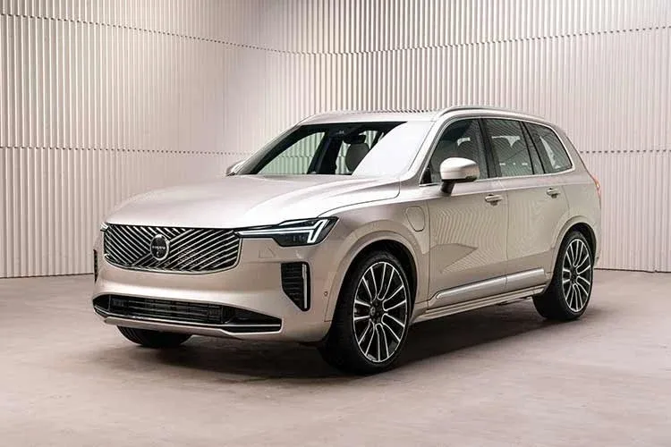 داشبورد دیجیتال و سیستم Google Built-in در ولوو XC90 B5